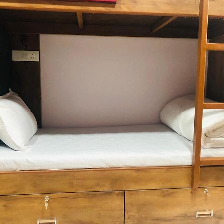 Everest Stays Rooms And Dormitory Mumbai Ngoại thất bức ảnh