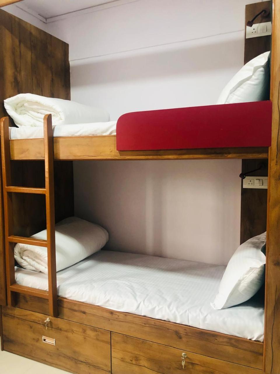 Everest Stays Rooms And Dormitory Mumbai Ngoại thất bức ảnh
