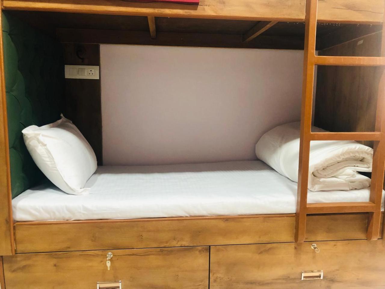 Everest Stays Rooms And Dormitory Mumbai Ngoại thất bức ảnh