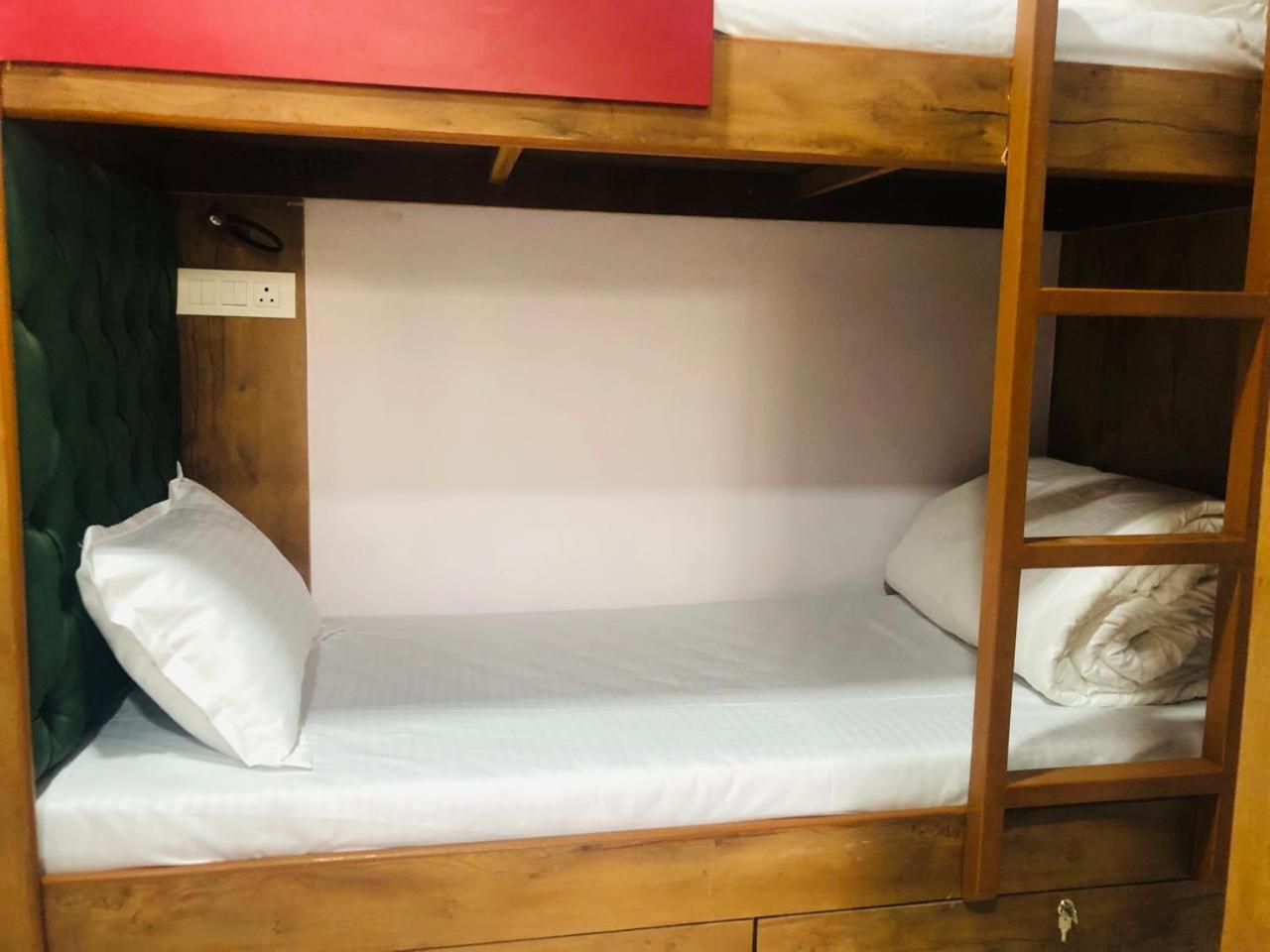 Everest Stays Rooms And Dormitory Mumbai Ngoại thất bức ảnh